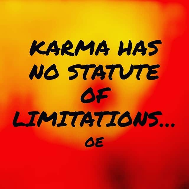 オマー・エップスのインスタグラム：「Straight like that! 🎯🧨🎯 Always let success be your best revenge, and no, I’m not referring to monetary gains… “Blessed is the man who walks not in the counsel of the wicked, nor stands in the way of sinners, nor sits in the seat of scoffers; but his delight is in the law of the LORD, and on his law he meditates day and night. He is like a tree planted by streams of water that yields its fruit in its season, and its leaf does not wither. In all that he does, he prospers.  The wicked are not so, but are like chaff that the wind drives away. Therefore the wicked will not stand in the judgment, nor sinners in the congregation of the righteous; for the LORD knows the way of the righteous, but the way of the wicked shall perish.” #TruthOverFiction #FactsDefeatOpinions It’s #MVPSeason👁️👁️ MORALS ✅ VALUES ✅ PRINCIPLES ✅」