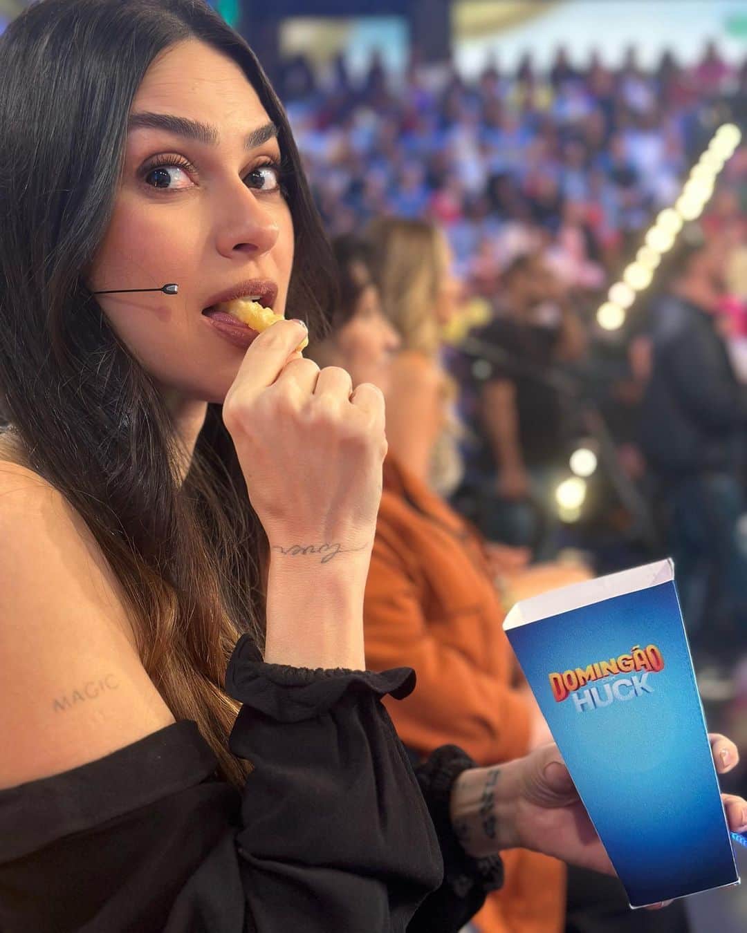 Thaila Ayalaのインスタグラム：「DOMINGÃO ESPECIAL DIA DOS NAMORADOS!  @domingao」