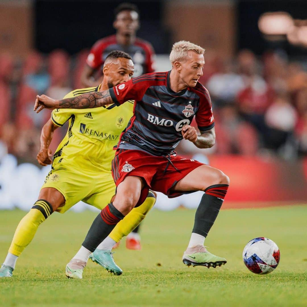 フェデリコ・ベルナルデスキのインスタグラム：「Step by step, we stand united.  Thanks to our amazing supporters!  Together we will go forward.   C’mon TFC 🔴💪🏻  #mls #tfc #mlssoccer #matchday」