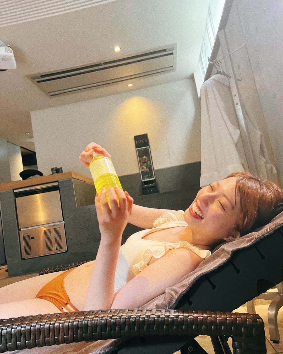 のインスタグラム：「クエン酸入りドリンクに びっくりしてる私…笑  今週もお疲れさま🙏✨  明日からの新しい1週間もがんばろー！  #サウナ #サウナ女子 #サ活」