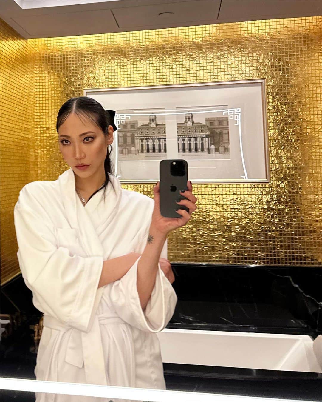 パク ・スジュのインスタグラム：「MACAU! Thanx for having me  @thekarllagerfeld @karllagerfeld」
