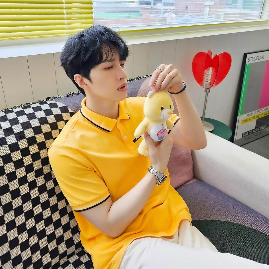 ケンさんのインスタグラム写真 - (ケンInstagram)「💛🐻🪽  #StarLight #뵬뷫애기들 #VIXX #빅스 #KEN #켄 #Cupid」6月12日 0時17分 - keken_0406