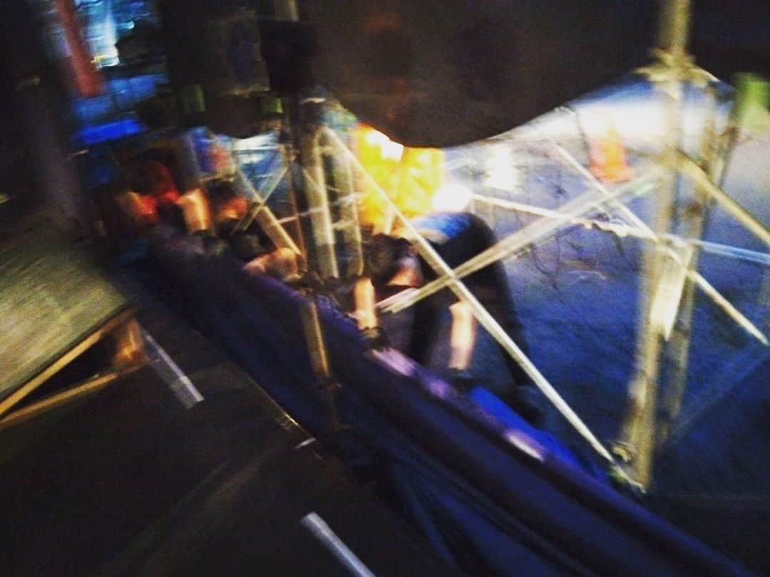 荒澤守さんのインスタグラム写真 - (荒澤守Instagram)「新宿梁山泊第74回公演 『少女都市からの呼び声』 ・ 初日、 ・ 開幕、 ・ テント、最高。 ・ 26日まで 花園神社境内特設紫テント お待ちしております！！ ・ #新宿梁山泊　#唐十郎 #少女都市からの呼び声 #テント芝居」6月12日 0時52分 - mamoru_arasawa