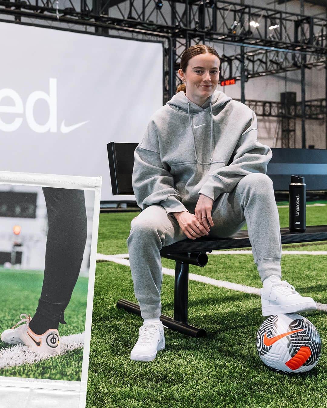 NIKEさんのインスタグラム写真 - (NIKEInstagram)「@lavellerose 🤝🏼 Tiempo.   In the latest Unpacked episode, Rose shares her favorite Nike products – both on and off the pitch. Her love for a comfy Groutfit is something we can all get behind. Shop all her looks at our link in bio.」6月12日 0時59分 - nike