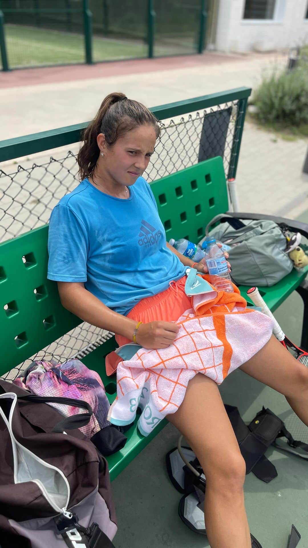 のインスタグラム：「Very intensive Sunday practice🥵 #tennis #traning #hardwork」