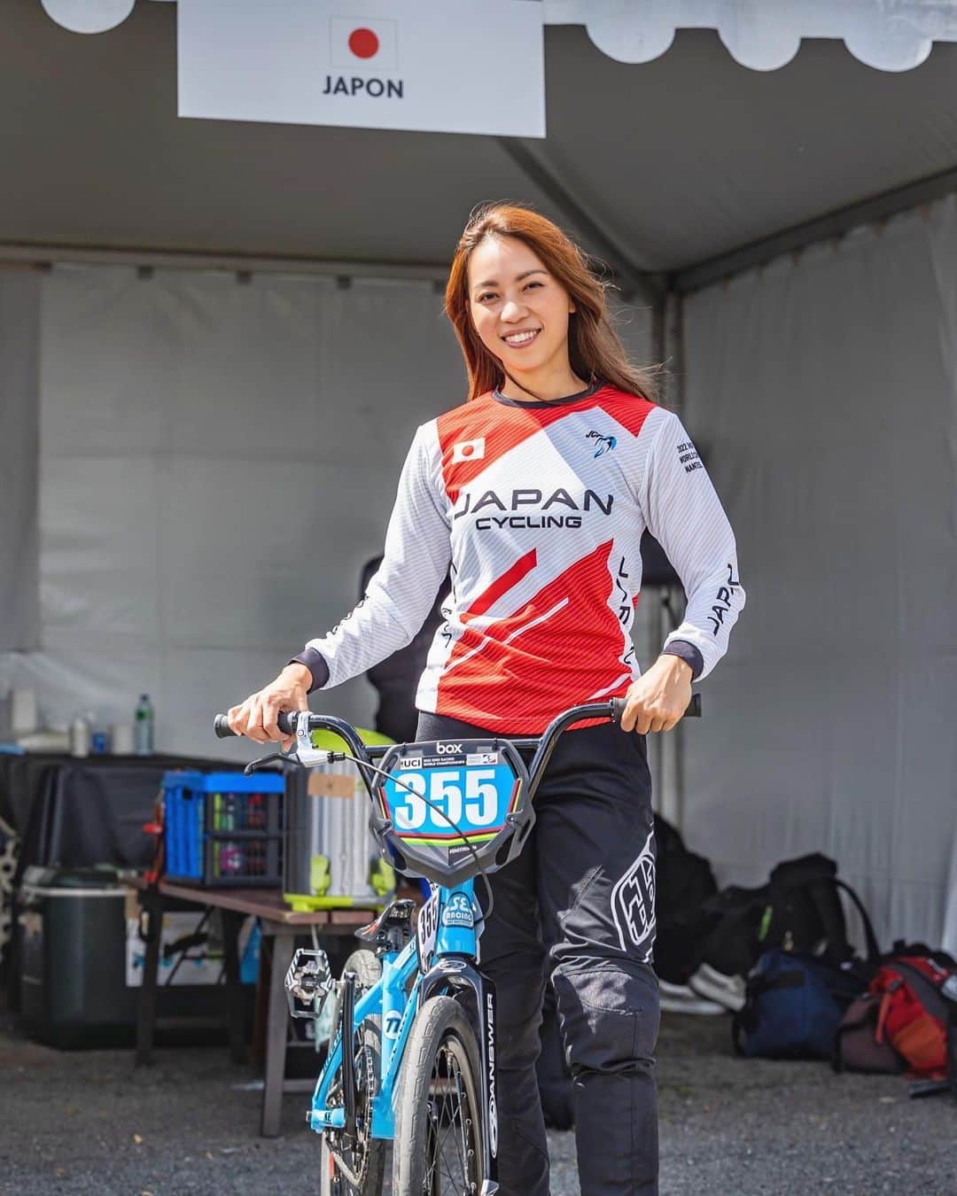 飯端美樹のインスタグラム：「８月にイギリスで開催される世界選手権大会の年齢別日本代表に、今年も無事選ばれました🚲🇯🇵 ベストな状態でレースを迎えれるよう頑張ります！ あー楽しみすぎる🌈  📸 @navadanet」
