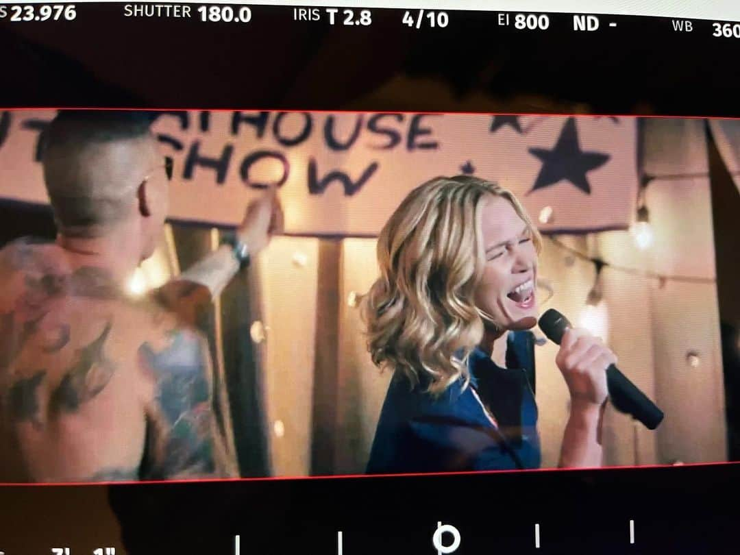 ジュリア・スタイルズさんのインスタグラム写真 - (ジュリア・スタイルズInstagram)「Where my Karaoke/Lip Sync/Pop Star dreams came true! #AutoTuneForEva 😘 The Lake Season 2 out now! @laurenholly @terrykelichen @primevideo @primevideoca @teganandsara 💛」6月12日 10時54分 - missjuliastiles