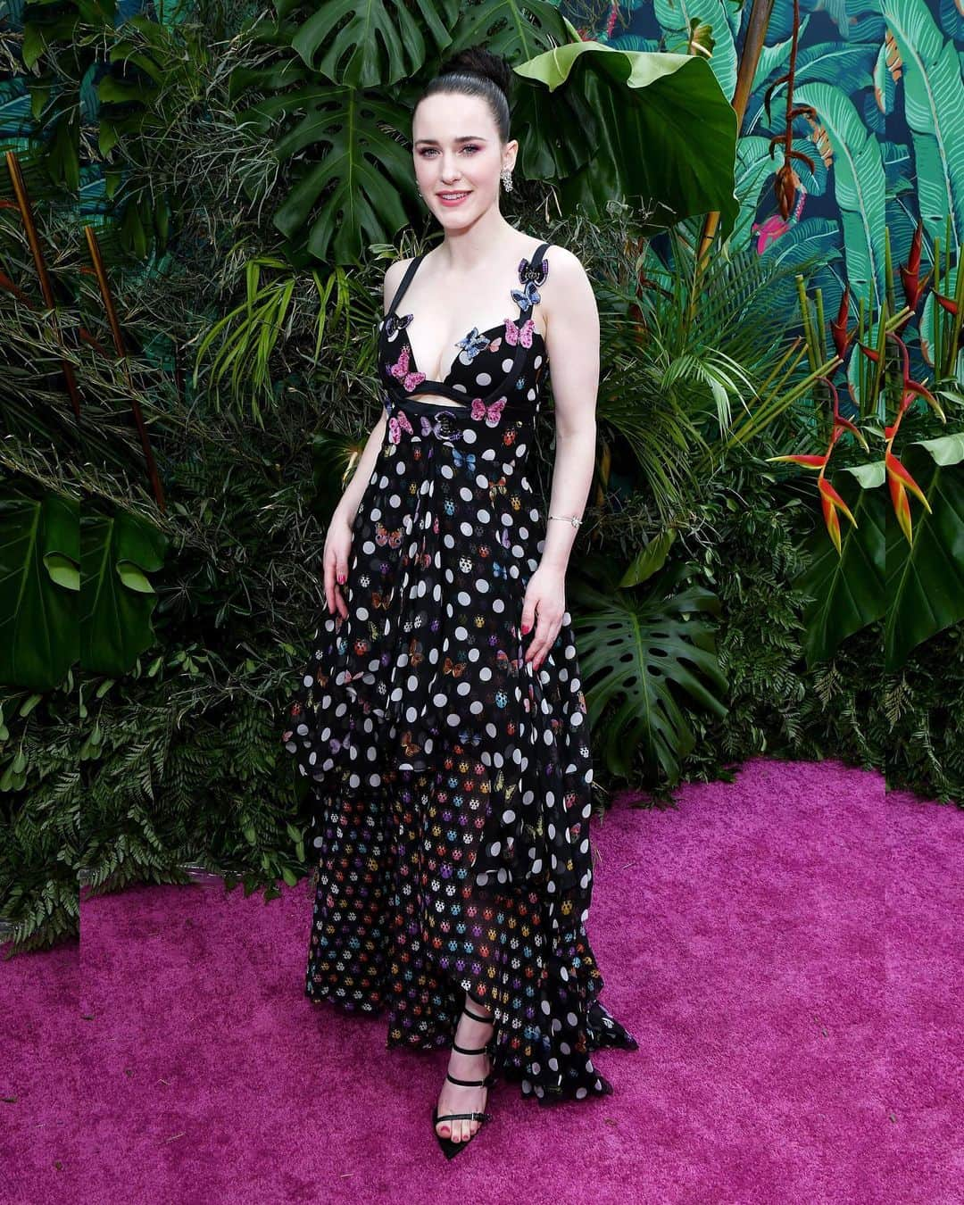 Just Jaredさんのインスタグラム写真 - (Just JaredInstagram)「Rachel Brosnahan cheered on her "The Sign in Sidney Brustein's Window" co-star Miriam Silverman to a win at the Tony Awards. She took home Best Featured Actress in a Play.  #RachelBrosnahan #MiriamSilverman #TonyAwards Photos: Getty」6月12日 11時25分 - justjared