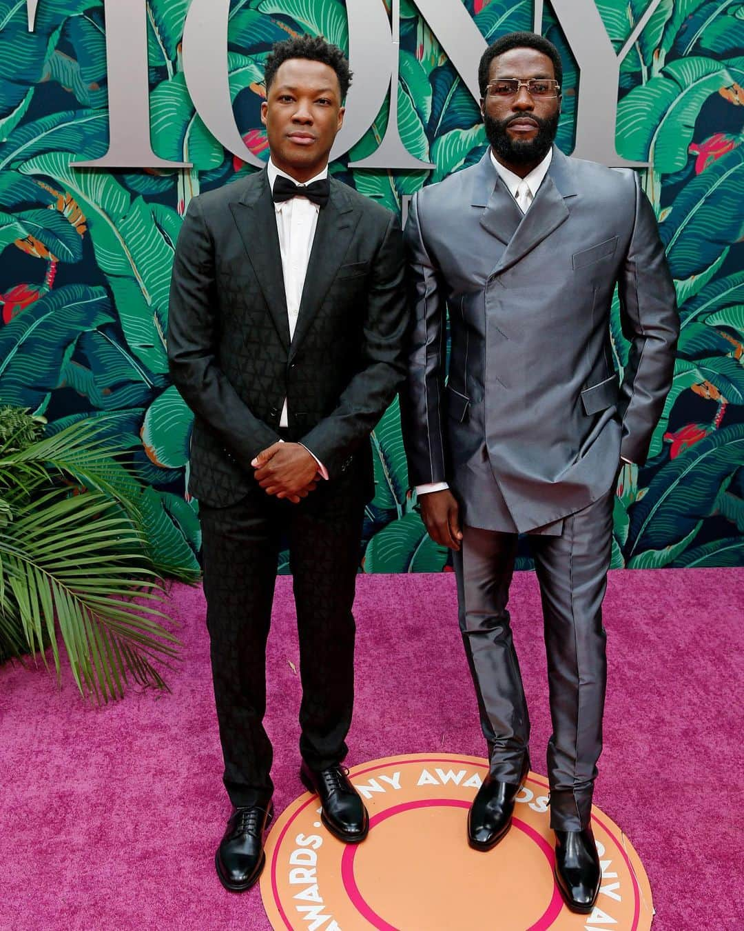 Just Jaredさんのインスタグラム写真 - (Just JaredInstagram)「"Topdog/Underdog" co-stars and Best Performance by a Leading Actor in a Play nominees Yahya Abdul-Mateen II & Corey Hawkins presented a united front on the red carpet at the 2023 Tony Awards in New York City tonight. We've got more pics over at JustJared.com! #YahyaAbdulMateenII #CoreyHawkins #TonyAwards Photos: Getty」6月12日 11時41分 - justjared