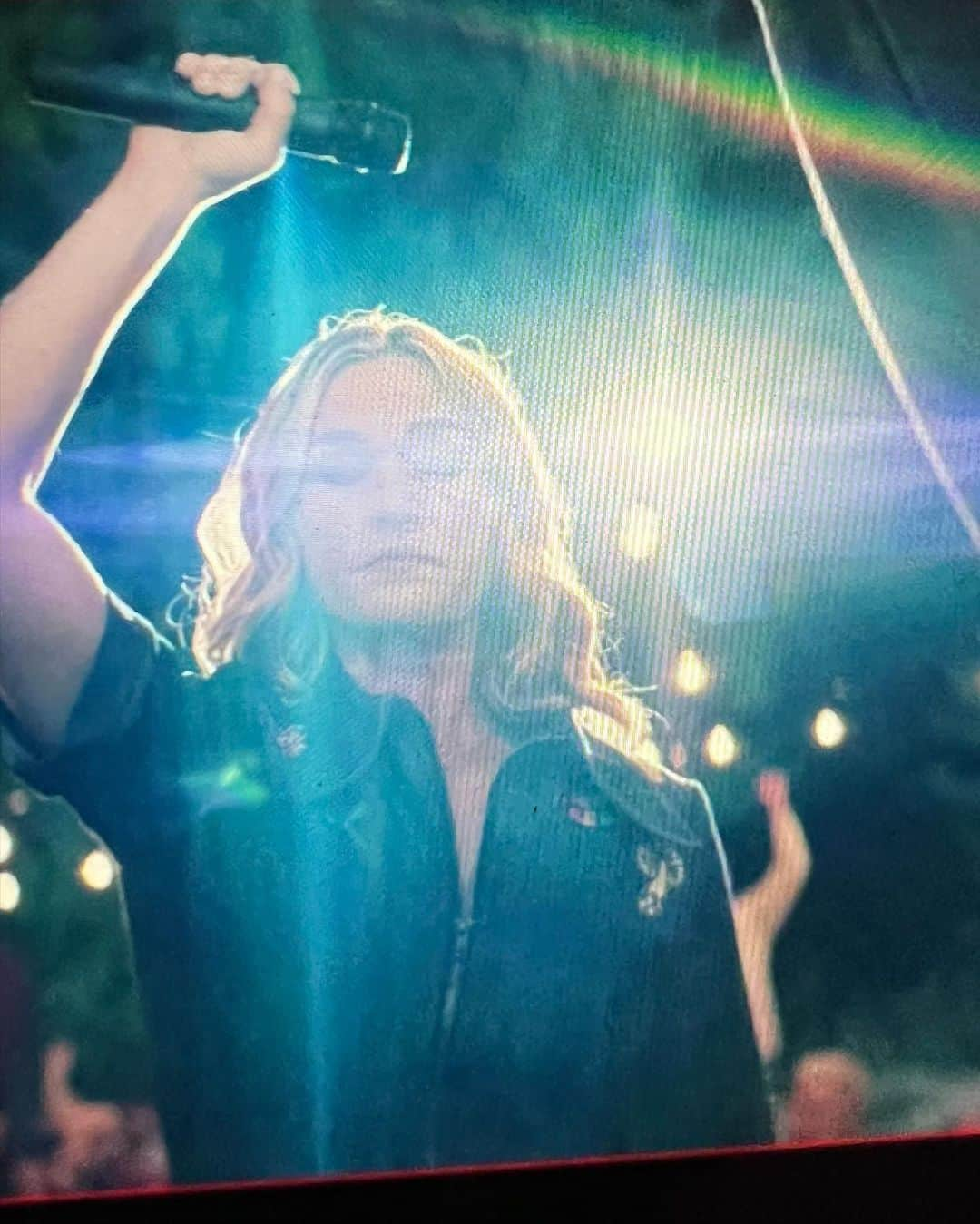 ローレン・ホリーさんのインスタグラム写真 - (ローレン・ホリーInstagram)「Dreams were made at The Boathouse Talent Show. Swipe to see @missjuliastiles @terrykelichen and myself set this stage on fire.  #BTS #thelakeonprimevideo #mimsy #maisymae #teganandsara」6月12日 3時12分 - laurenholly