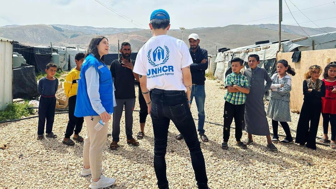 雅-MIYAVI-さんのインスタグラム写真 - (雅-MIYAVI-Instagram)「This year, before the World Refugee Day (June 20th) I visited again Lebanon, a country I first visited with UNHCR back in 2015.   While I was initially nervous about visiting the refugee settlements for the first time, especially in the aftermath of the Syrian crisis, I soon found a possible role for music in brining a little joy to the children there as I witnessed the spark in their eyes at the moment when I played the guitar. I truly felt touched and humbled by our ability to connect one another in difficult times.   When I first arrived in Lebanon this time, I was hopeful that things might be getting better. But as I quickly learned, the reality is far from simple, and due to additional hardships caused by the Covid-19 pandemic, the explosion in Beirut, wheat crisis, and the earthquake, everyone, including the Lebanese are suffering deeply.  Despite the continued hardships faced by both refugees and Lebanese people alike, I found comfort in the smiles of the kids I met. Those smiles served as a beacon of hope and inspiration as we continue the fight for a better tomorrow.  Not only refugee communities but also Lebanon need urgent support from the international community all over the world. They need us more than ever before.   世界難民の日（6月20日）を前に、2015年以来となるレバノンを訪れました。レバノンは UNHCRのミッションとしてはじめて訪れた国でもあり、自分にとっても思い入れのある特別な場所です。  ７年前と比べて状況が良くなっている可能性を期待していましたが、現実はそう単純なものではなく、新型コロナウイルス発生後も、ベイルートでの爆発事故、ウクライナ情勢による小麦危機、政治不安定による経済危機、そして記憶にも新しいトルコ・シリアでの大規模な地震による影響など、度重なる困難に直面し、難民だけでなく、レバノンの皆さんも相当に困難な生活を強いられている状況を目の当たりにしました。  苦難の中にありながらも、子供たちの笑顔は明るい未来を切り開いていくための希望とインスピレーションになってくれます。彼らの心に残る笑顔が示す意味はすごく大きく大切なものだと今回の旅でも改めて実感したし、何よりこちらまで大きなパワーをもらいます。  難民の方々だけではなく、レバノンに住む人々にとっても行く先の見えない困難な状況が続く中で、僕たちを含むグローバル社会からの継続的な支援とバックアップを必要としています。  📸 by @houssam.h264   #世界難民の日」6月12日 3時20分 - miyavi_ishihara