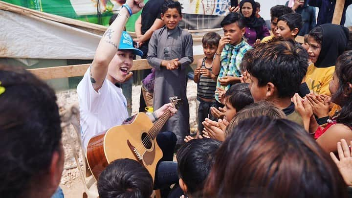 雅-MIYAVI-さんのインスタグラム写真 - (雅-MIYAVI-Instagram)「This year, before the World Refugee Day (June 20th) I visited again Lebanon, a country I first visited with UNHCR back in 2015.   While I was initially nervous about visiting the refugee settlements for the first time, especially in the aftermath of the Syrian crisis, I soon found a possible role for music in brining a little joy to the children there as I witnessed the spark in their eyes at the moment when I played the guitar. I truly felt touched and humbled by our ability to connect one another in difficult times.   When I first arrived in Lebanon this time, I was hopeful that things might be getting better. But as I quickly learned, the reality is far from simple, and due to additional hardships caused by the Covid-19 pandemic, the explosion in Beirut, wheat crisis, and the earthquake, everyone, including the Lebanese are suffering deeply.  Despite the continued hardships faced by both refugees and Lebanese people alike, I found comfort in the smiles of the kids I met. Those smiles served as a beacon of hope and inspiration as we continue the fight for a better tomorrow.  Not only refugee communities but also Lebanon need urgent support from the international community all over the world. They need us more than ever before.   世界難民の日（6月20日）を前に、2015年以来となるレバノンを訪れました。レバノンは UNHCRのミッションとしてはじめて訪れた国でもあり、自分にとっても思い入れのある特別な場所です。  ７年前と比べて状況が良くなっている可能性を期待していましたが、現実はそう単純なものではなく、新型コロナウイルス発生後も、ベイルートでの爆発事故、ウクライナ情勢による小麦危機、政治不安定による経済危機、そして記憶にも新しいトルコ・シリアでの大規模な地震による影響など、度重なる困難に直面し、難民だけでなく、レバノンの皆さんも相当に困難な生活を強いられている状況を目の当たりにしました。  苦難の中にありながらも、子供たちの笑顔は明るい未来を切り開いていくための希望とインスピレーションになってくれます。彼らの心に残る笑顔が示す意味はすごく大きく大切なものだと今回の旅でも改めて実感したし、何よりこちらまで大きなパワーをもらいます。  難民の方々だけではなく、レバノンに住む人々にとっても行く先の見えない困難な状況が続く中で、僕たちを含むグローバル社会からの継続的な支援とバックアップを必要としています。  📸 by @houssam.h264   #世界難民の日」6月12日 3時20分 - miyavi_ishihara