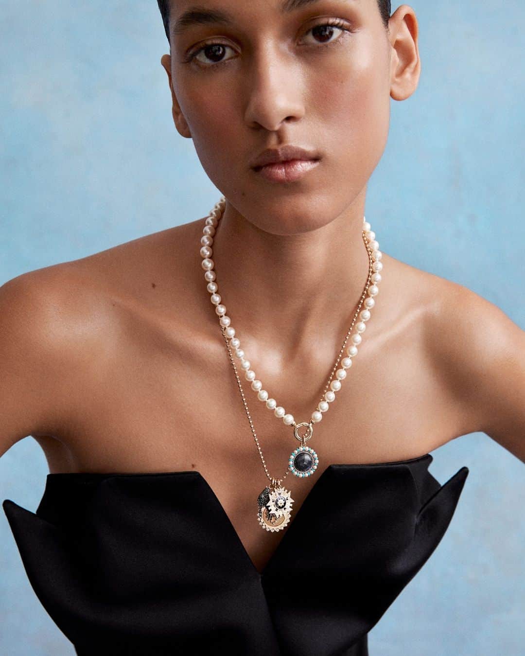 ネッタポルテさんのインスタグラム写真 - (ネッタポルテInstagram)「LAYER UP: Add the finishing touch to your look with @storrowjewelry's exquisite charm necklaces. ✨  Tap the link in bio to shop at #NETAPORTER.」6月12日 4時00分 - netaporter