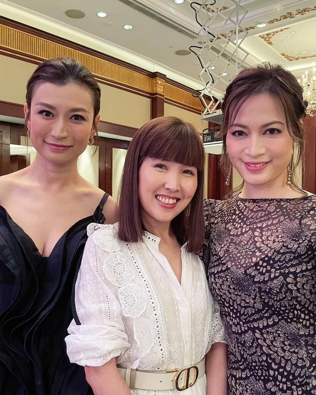 Ruby Kwanさんのインスタグラム写真 - (Ruby KwanInstagram)「An amazing evening. The JESSICA Most Successful Women 2023 Award Presentation and Gala Dinner.   Thank you so much @jessicamagazinehk & @pollysohk for having me as one of the JESSICA Beauty Buzz. A touching and fun filled evening to get together with the fellow beauty guru (@ghlchan @alliechan_ @pinkevolution @myyoann @virginialyc @ccl_charlie_ ) and buzzing together. ❤️  #JESSICAMagazine #JESSICAMSW2023 #JESSICABeautyBuzz #BeautyBuzz #rubykwan #rougecloset   Thank You ❤️ Hair @johnchung_barbieri  Makeup @wforwendy_mua  Gown @delavaliofficial」6月12日 4時21分 - rougecloset