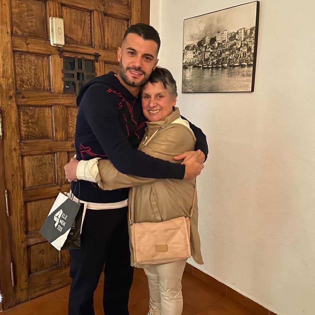 イアゴ・ファルケ・シルバさんのインスタグラム写真 - (イアゴ・ファルケ・シルバInstagram)「Descansa mi campeona💔」6月12日 4時32分 - iagofalque10