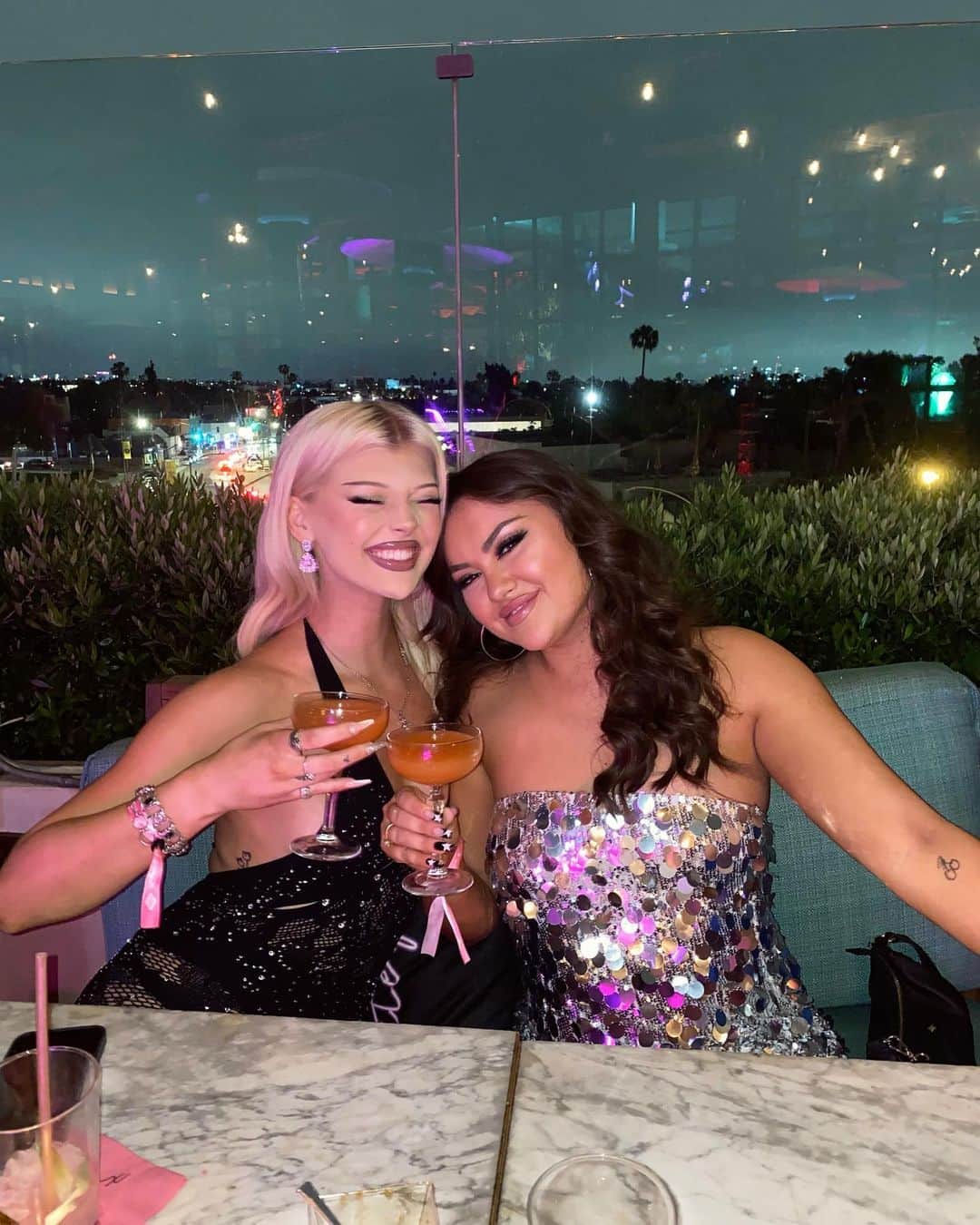 ローレン・グレイのインスタグラム：「what a night !」