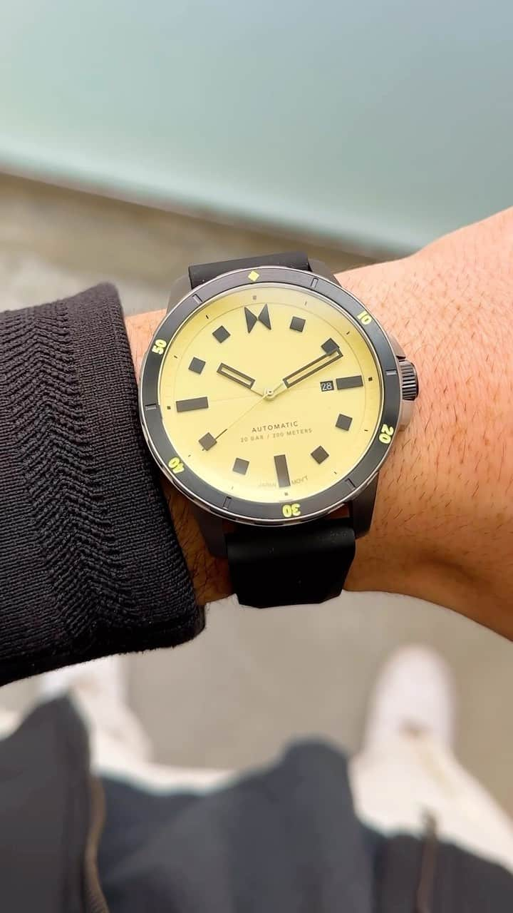 MVMTのインスタグラム：「Tactical elegance. The Minimal Sport Automatic in Lunar Lume. In celebration of World Oceans Day, we’re upping 4x our giveback to our friends at Surfrider Foundation. Just click their icon at checkout, and we’ll do the rest! Event ends tomorrow. #jointhemvmt #worldoceansday」