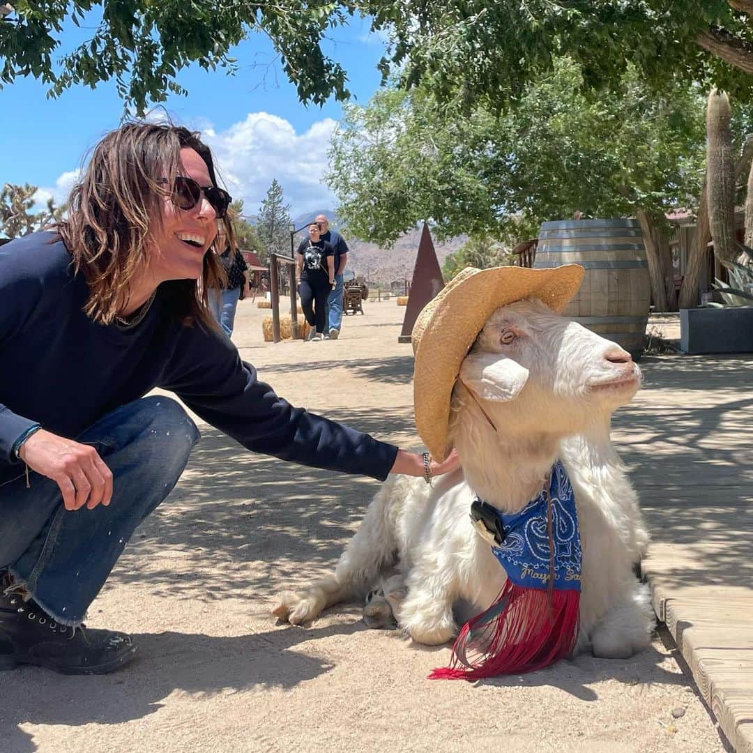 キャサリン・メーニッヒのインスタグラム：「Meeting Mr Mayor」