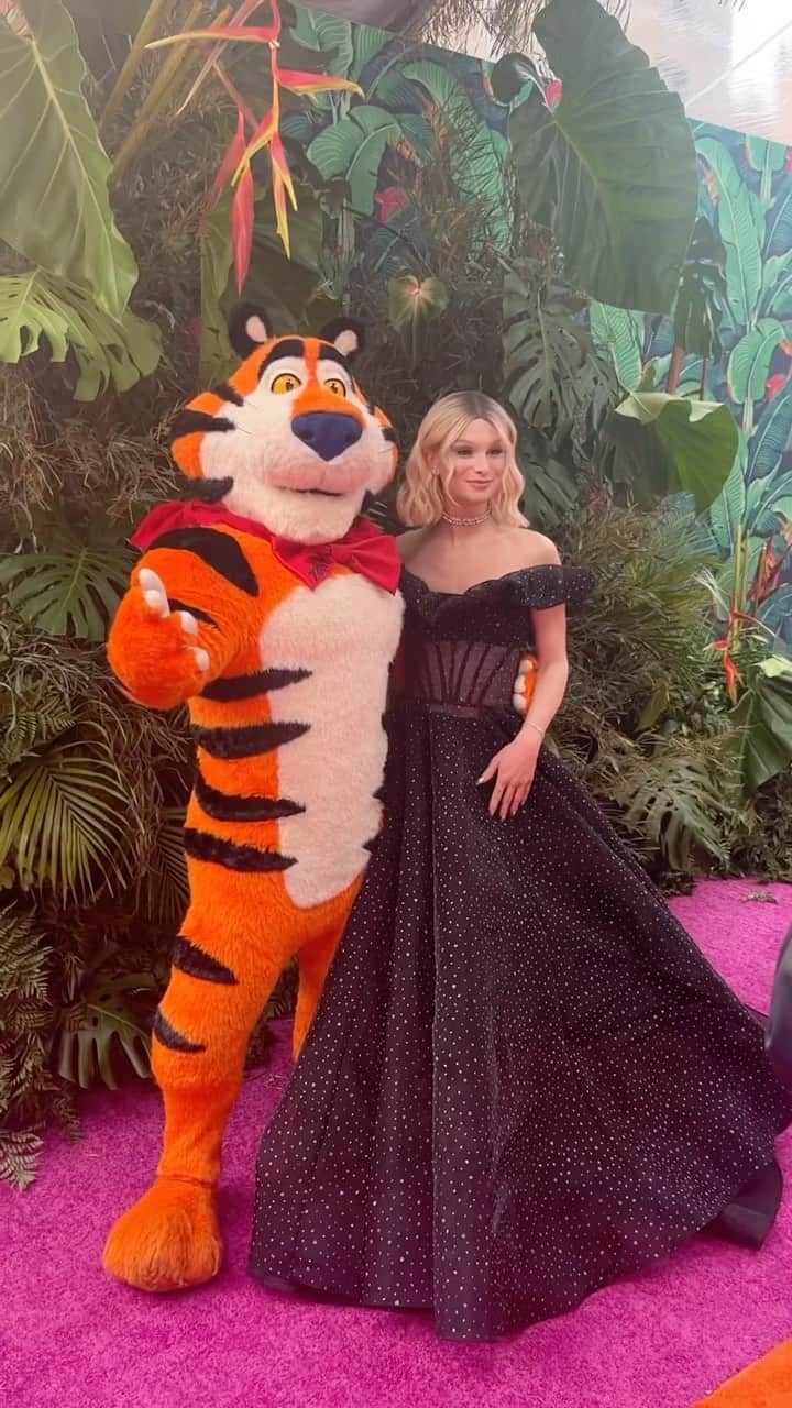 DYLAN MULVANEYのインスタグラム：「TONY AWARDS TONIGHT WITH @meta !!! Watch tonight for a wildly camp moment 🐯  Dress @csiriano  Hair @whoiszenobia  Makeup @jezzhill  Special help thanks to @tylersodoma」