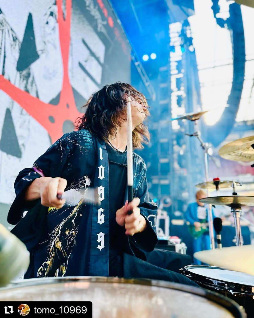 ONE OK ROCK WORLDさんのインスタグラム写真 - (ONE OK ROCK WORLDInstagram)「- ◆MUSE WILL OF THE PEOPLE EUROPE TOUR 2023  Day 3  #Repost @oneokrockofficial ・・・ Cologne!!  ケルン!!  #ONEOKROCK #MUSE #Europe #tour  . #Repost @10969taka with  ・・・  Thank you Köln🇩🇪  ありがとう　ケルン🇩🇪  #willofthepeopleworldtour2023 #oneokrock #köln#muse  . #Repost @tomo_10969  ・・・ Cologne🔥🔥🔥  Köln🔥 Ich hatte so viel Spaß! Danke fürs Zuschauen!☺️  ころぉん🔥🔥🔥  おはよう☺️✨ 空が抜けてて、気持ちよかったなぁ 今日もいい1日になりますように🌈🕊  ケルン🔥 とても楽しかったです！ 見てくれてありがとうございました！☺️  Good morning ☺️✨ The sky was clear and it felt good. I wish you a good day.🌈🕊  Cologne i🔥 I had so much fun! Thanks for watching! ☺️  @muse @oneokrockofficial  @kazulenphoto 📸  #willofthepeople #luxurydisease #oneokrock #drummer #cologne  . #Repost @toru_10969 ・・・ Cologne🇩🇪  ケルン🇩🇪  @muse #willofthepeople  - #WILLOFTHEPEOPLEEUROPETOUR2023 #Germany #oneokrockofficial #10969taka#toru_10969#tomo_10969 #ryota_0809#fueledbyramen#luxurydisease」6月12日 12時15分 - oneokrockworld