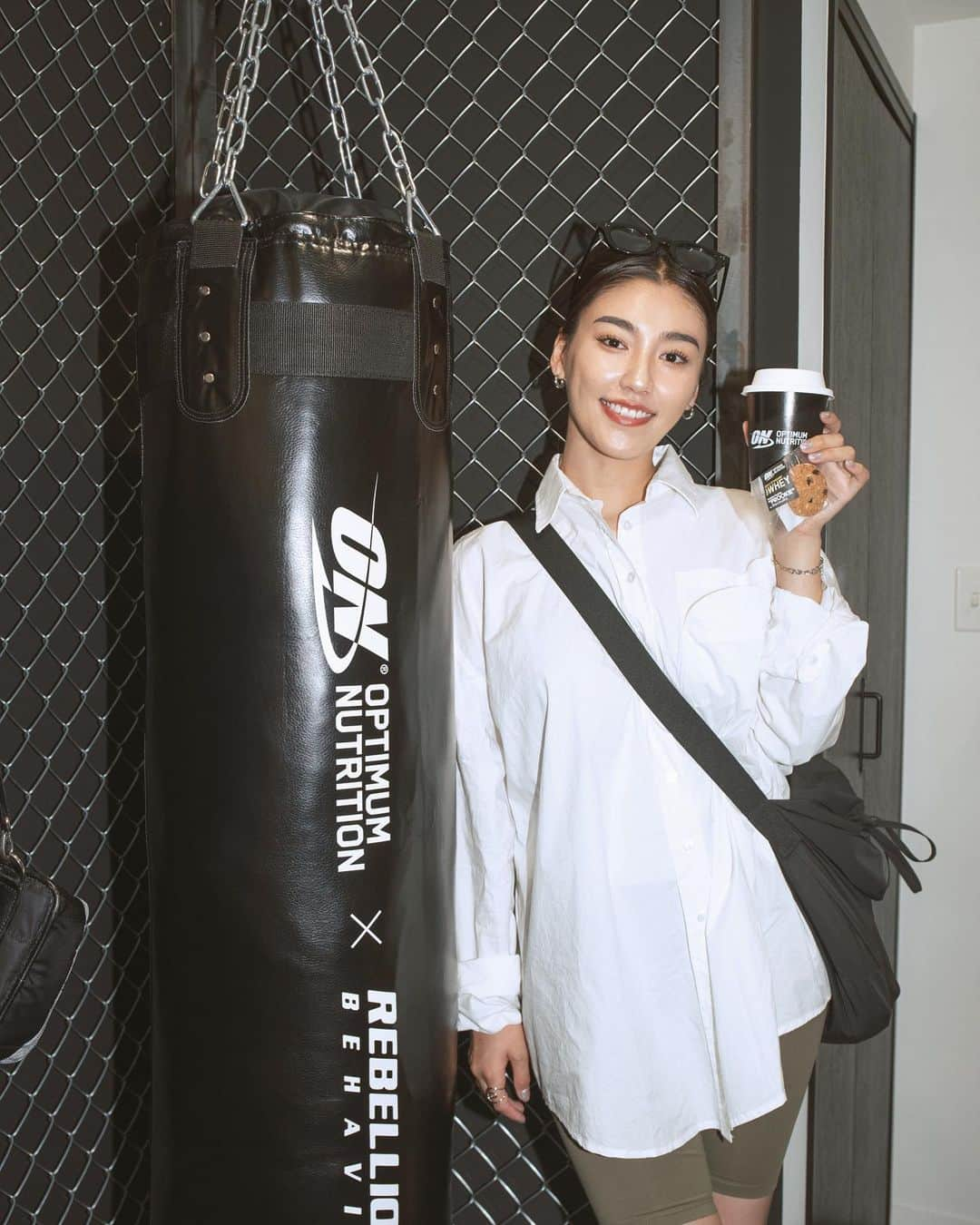 松本優のインスタグラム：「6/10〜18に原宿に「Optimum Nutrition #昨日の自分を超えよう CONCEPT STORE 」がオープン🩵 期間中、店頭で @optimumnutrition_jp をフォローすると限定フラワーバッグに入ったお花をもらえるよ😆🌼 それに店頭でプロテイン購入画面を見せると限定コラボタオルゲットできるよ🫶🏾 6/17〜25には中目黒にCONCEPT CAFEがオープン🌈そこでしか飲めないプロテインコーヒー”PROFEE LATTE”も飲めちゃいます！めっちゃおいしかった😆☕️ .  #昨日の自分を超えよう#オプティマムプロテイン#PR」