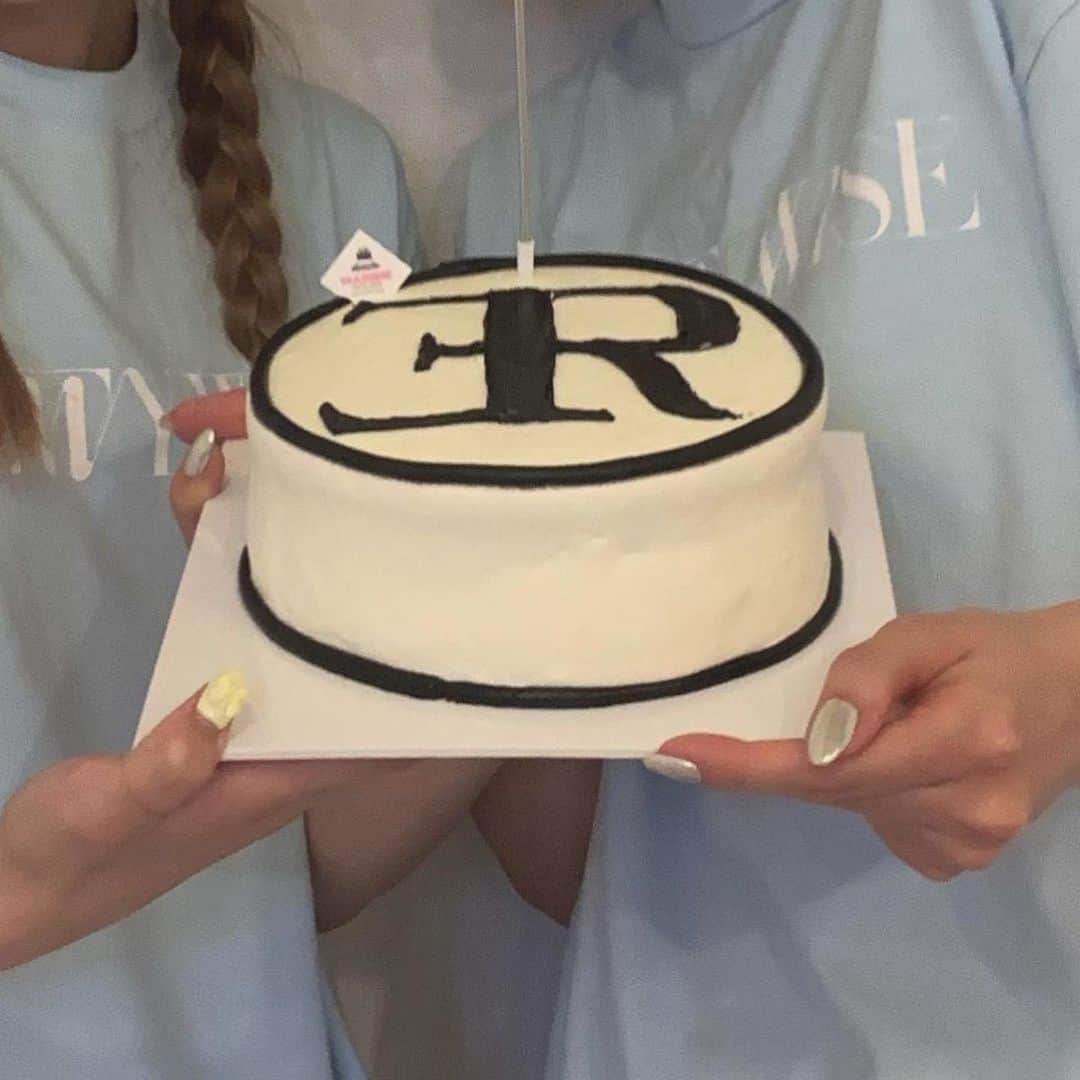 のインスタグラム：「ER 1st Anniversary 🖤🍸 @_er_offi」