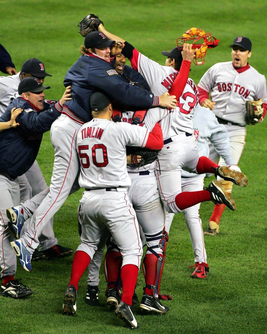 MLBさんのインスタグラム写真 - (MLBInstagram)「Whether you're hitting a Game 7 walkoff or completing the most historic comeback ever, the best part is celebrating with your teammates.  Watch the @Yankees vs @RedSox on #SundayNightBaseball at 7:10pm ET on @ESPN.」6月12日 7時08分 - mlb