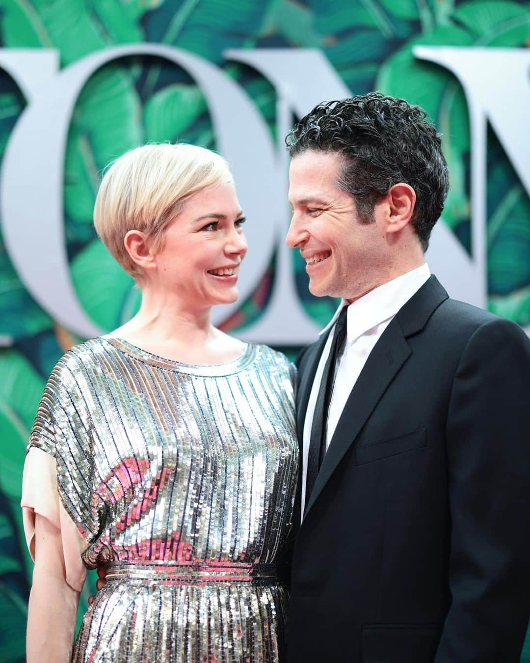 Just Jaredさんのインスタグラム写真 - (Just JaredInstagram)「Michelle Williams is at the Tony Awards to support her husband Thomas Kail, who is nominated for his work as a producer on the "Sweeney Todd" revival. Lots more photos on JustJared.com! #MichelleWilliams #ThomasKail #TonyAwards Photos: Getty」6月12日 8時14分 - justjared