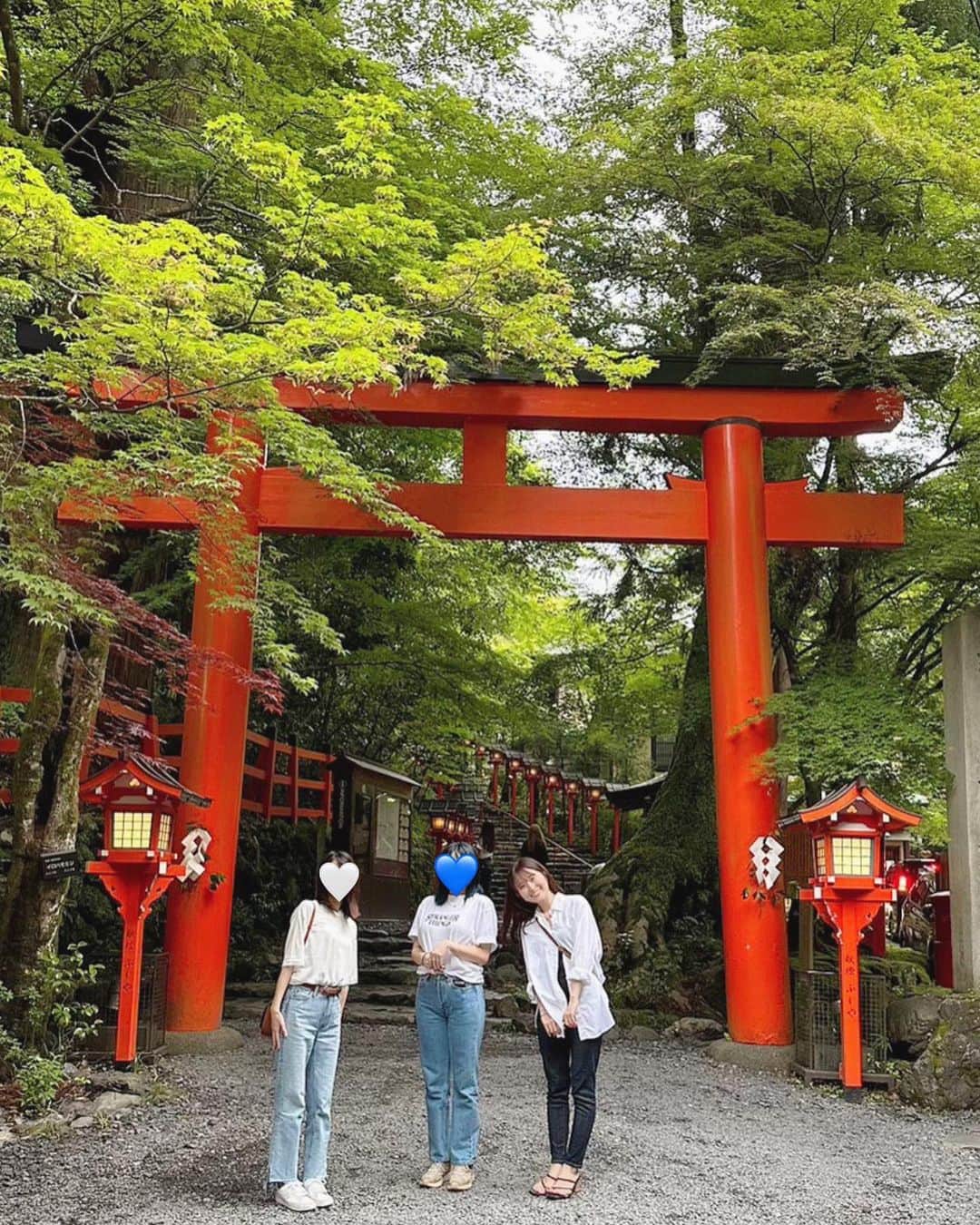 佐藤佳奈のインスタグラム：「中学からの友人が遊びに来たので京都へ！  ずっと行ってみたかった貴船神社にはじめて行ってきました⛩  パワーもらえた気がする💪  #京都 #嵐山 #貴船神社」
