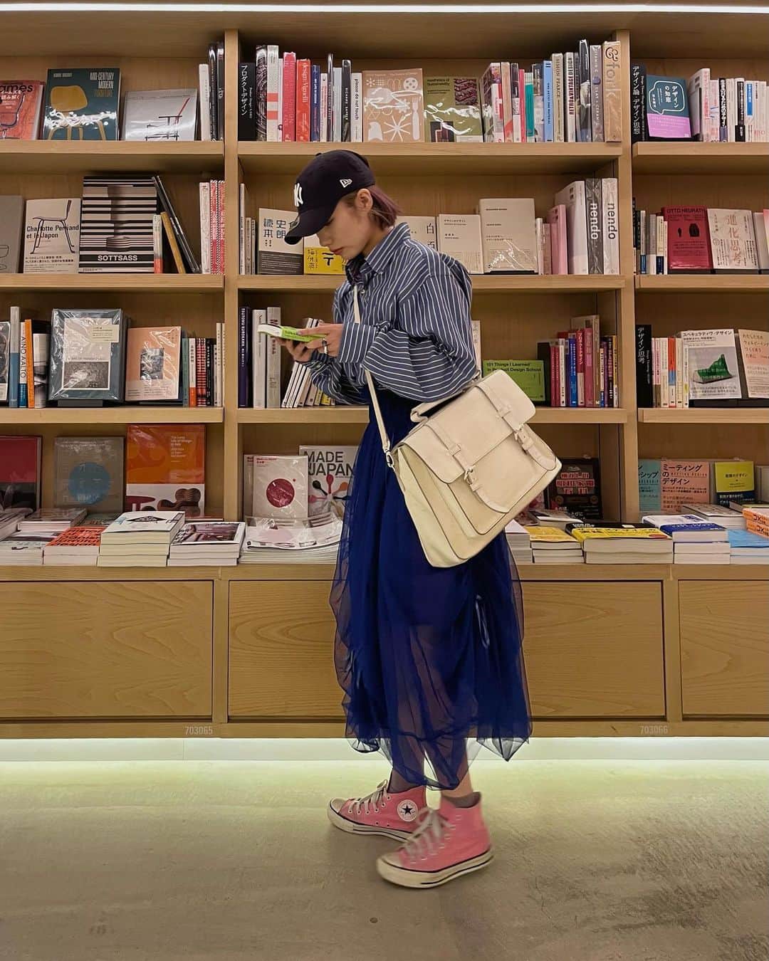 相羽瑠奈のインスタグラム：「📗🌚🌸💙⚪️  blue × pink の組み合わせ、昔からだいすき💘」