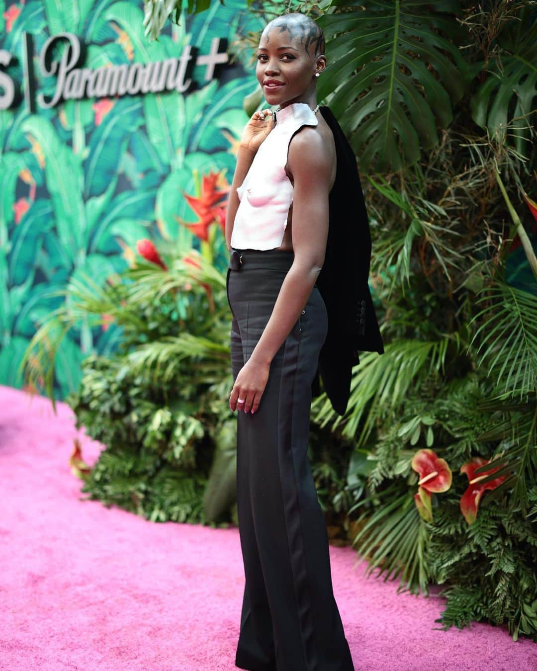 Just Jaredさんのインスタグラム写真 - (Just JaredInstagram)「Lupita Nyong'o bared her body in an unexpected way on the red carpet at the 2023 Tony Awards. We've got so many more pics and an explanation of her look over at JustJared.com! #LupitaNyongo #TonyAwards Photos: Getty」6月12日 8時20分 - justjared