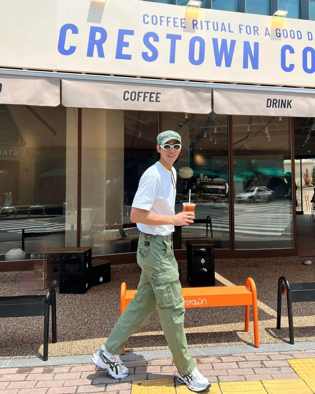 ソン・ジェヒのインスタグラム：「우리 세식구 주일 나들이🍦」