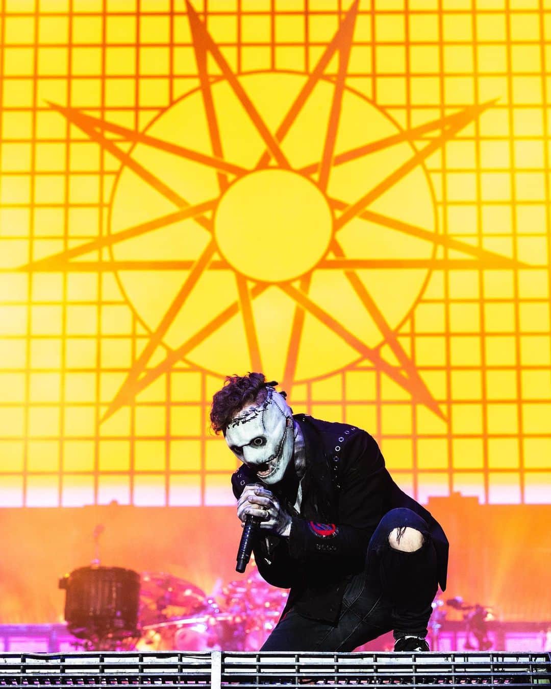 Kerrang!のインスタグラム：「Slipknot closing out Download Festival 2023. Iconic.  📸: @jennfive @andyforduk」
