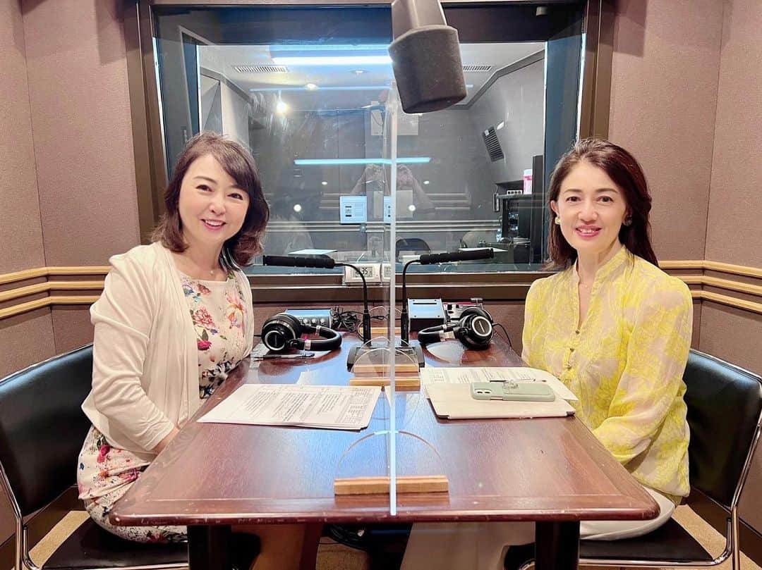 勝恵子のインスタグラム：「今週は、牛窪万里子さんの（6/12-6/18）のラジオ番組「身近なことからSDGs」 に出演しています。  これまでのキャスターの仕事や、  企業のCSR サスティナビリティ・アドバイザー、ガール・パ ワーのこと、さらには女性の心と身体の健康、ウェルビーイングまで、楽しくお話しさせていただきました♪  SDGsゴール5「ジェンダー平等を実現しよう」、ゴール8「働きがいも経済成長も」等に繋がるお話です。  放送は以下のTBS・日テレ系列等11局  🎙️栃木放送　 水曜15:45～15:55  🎙️東北放送　 日曜5:45~ 6:00  🎙️ラジオ福島　 (月)～(金)18:20～18:25  🎙️山形放送　 (月)～(金)17:50～18:00  🎙️秋田放送　 土曜7:20～07:25  🎙️青森放送　 (月)～(金)17:25〜17:30  🎙️山口放送  (月)~(金)17:20~17:30  🎙️西日本放送  日曜 10:15~10:30  🎙️四国放送 (月)~(木)13:10~13:20  🎙️山陰放送　 土曜7:30～7:45  🎙️大分放送　 (月)～(金)17:15～17:22  🎙️radikoからもタイムフリーで一週間お聴き頂けます  #身近なことからsdgs  #ラジオ番組 #牛窪万里子さん #radiko #勝恵子」