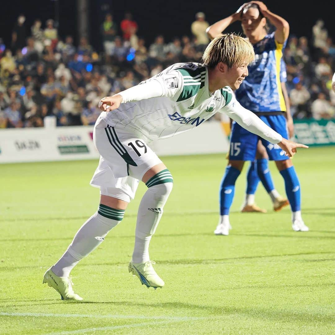 松本山雅FCさんのインスタグラム写真 - (松本山雅FCInstagram)「2023.6.11 Meiji Yasuda J3 League Matchweek 13 Imabari 0-2 Matsumoto #松本山雅fc #matsumotoyamaga #yamaga #onesoul #小松蓮」6月12日 9時44分 - matsumoto.yamagafc