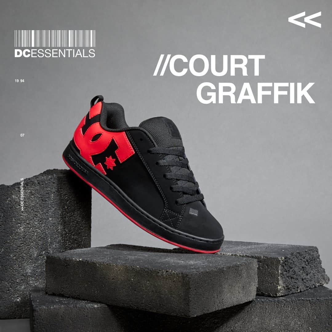 DCシューズのインスタグラム：「New colors of the Women’s Court Graffik are available now online 👈  Link in bio to shop 🗣️」