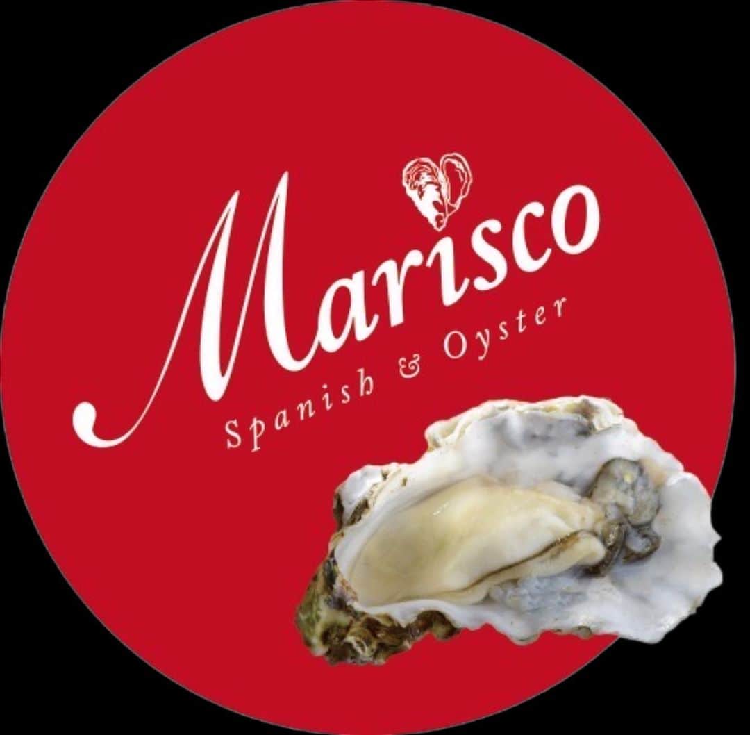 新海史子のインスタグラム：「念願の…牡蠣🦪  新潟駅前のオイスターバー Mariscoさんへ  岩牡蠣甘くてクリーミー 前菜もお魚もお肉も全部美味しい ワインもおまかせで美味しい 店員さんは親切、丁寧  満たされた〜♡  #新潟グルメ #オイスターバー #岩牡蠣 #ワイン #酒飲み #女子会」