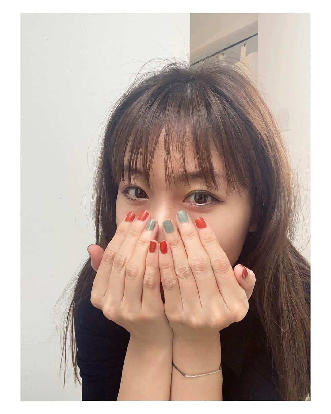 大塚愛さんのインスタグラム写真 - (大塚愛Instagram)「今1番お気に入りのネイル。  絶妙な色合い。 もっと色の勉強したい。  AIO　#nail #ネイル #celvoke  #cosmetics  #髪 #ボサボサ #なんでやねん」6月12日 10時32分 - aiotsuka_official