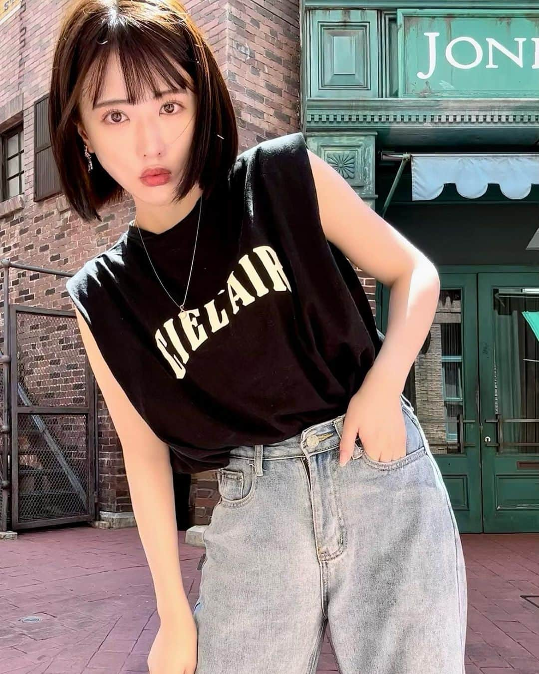 宮瀬彩加さんのインスタグラム写真 - (宮瀬彩加Instagram)「👖🖤  カジュアルが気分の夏、、が 始まったと思ったら梅雨ですね🥹 このトップス何にでも合うし どこいくにも使えてめっちゃ好きです。 @cielair   久しぶりの　#ミヤセフク　でした🤍 . . #crelair #ootd #code」6月12日 21時30分 - ayaka_miyase