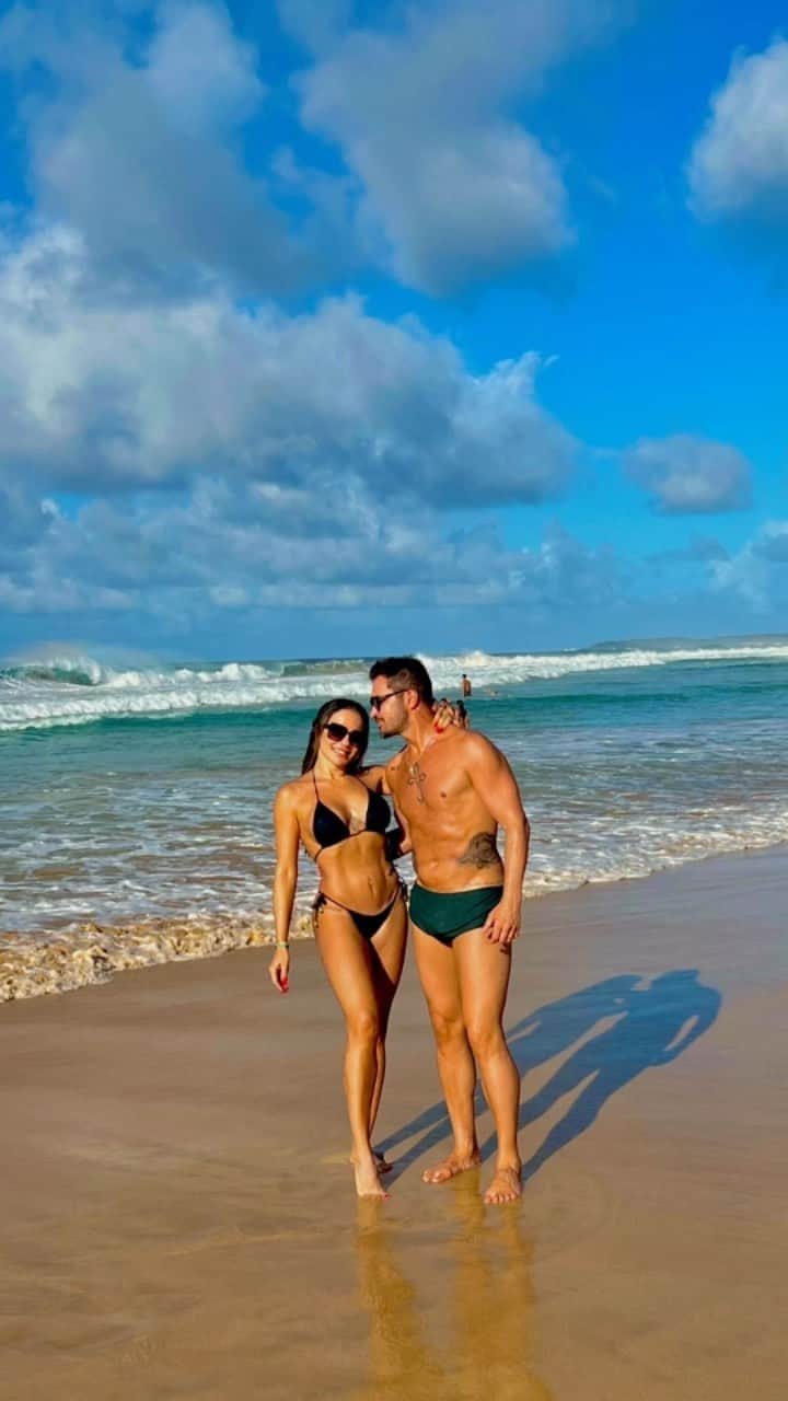 アレッサンドロ・ローザ・ヴィエイラのインスタグラム：「Hoje é o dia que resume todos nossos dias! ❤️  Feliz dia dos namorados minha melhor escolha! @lilifariav   Te amo tudo todos os dias! ❤️」
