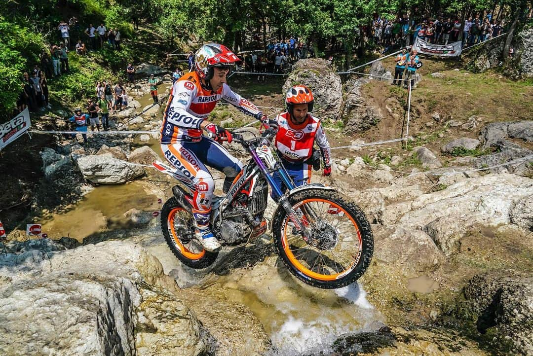 藤波貴久さんのインスタグラム写真 - (藤波貴久Instagram)「This is it, I've been waiting for this 🥇🥈🔥 @trialgp 🇸🇲 @tonibou  @ggmarcelli  #thebestteam #best #trial   @hondaracingcorporation  @box_repsol  @trialteamhrc  @alpinestars  @renthal_moto  @michelinmotorsport  @twin_air  @showabygpe  @s3parts.official  @didchain  @galfer_brakes  @braktec  @hebo.factory  @ogio_powersports」6月12日 21時25分 - fujigas