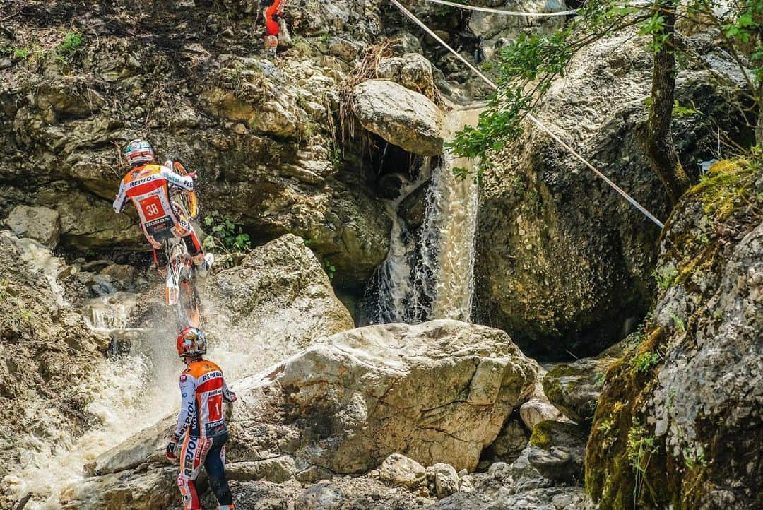 藤波貴久さんのインスタグラム写真 - (藤波貴久Instagram)「This is it, I've been waiting for this 🥇🥈🔥 @trialgp 🇸🇲 @tonibou  @ggmarcelli  #thebestteam #best #trial   @hondaracingcorporation  @box_repsol  @trialteamhrc  @alpinestars  @renthal_moto  @michelinmotorsport  @twin_air  @showabygpe  @s3parts.official  @didchain  @galfer_brakes  @braktec  @hebo.factory  @ogio_powersports」6月12日 21時25分 - fujigas