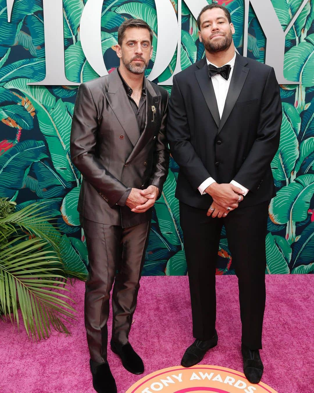 Just Jaredさんのインスタグラム写真 - (Just JaredInstagram)「Aaron Rodgers and teammate CJ Uzomah attend the 2023 Tony Awards, and go amusingly viral when spotted by viewers. Tap this picture in the LINK IN BIO for details! #AaronRodgers #CJUzomah Photos: Getty」6月12日 21時28分 - justjared