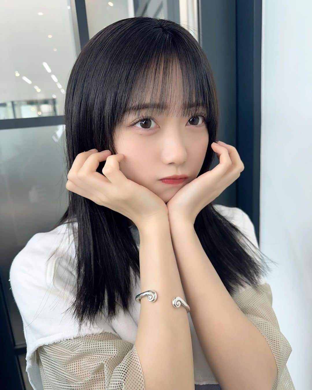 来栖りんのインスタグラム：「髪の毛暗くなったよ🫥つやつや！！ありがとうございます！！」