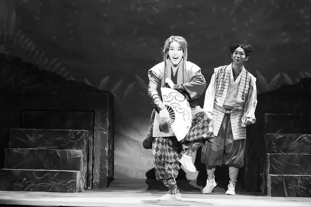 花園直道のインスタグラム：「まんが日本昔ばなし舞台版「伝説・桃太郎〜鬼の絆〜」カンパニー全員で駆け抜ける事ができました！ご来場いただきありがとうございました🐒  #舞台　#日本昔ばなし　#むかばな #桃太郎」