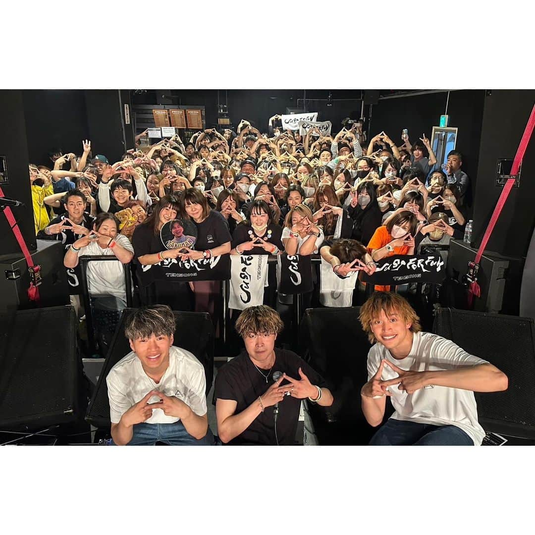 TENSONGのインスタグラム：「2023.06.11(Sun) No.41-群馬・前橋DYVER  ／ Thank you 群馬🔥 @前橋DYVER ＼  群馬県満員御礼‼︎ どうも有難うございました🙇‍♂️ 非常〜に楽しかったです😆 最後の♪『東京イリュージョン』 みんな思い切り飛んでくれたね🙌🏼 最高でございましたよ🔥 またお会いしましょうね👍  @oldflame_gunma  @thegentleflower.official  @ivytfg   NEXT▶山梨 06/17(SAT)@桜座  #らいぶ #TENSONG #TENSONG47 #sing #song #vocal #guitar #dj #instalike #instagood #instagram #music #JUSTFORFUN #LIVE #全国47都道府県ツアー #対バン #新曲 #コイビトミマン」