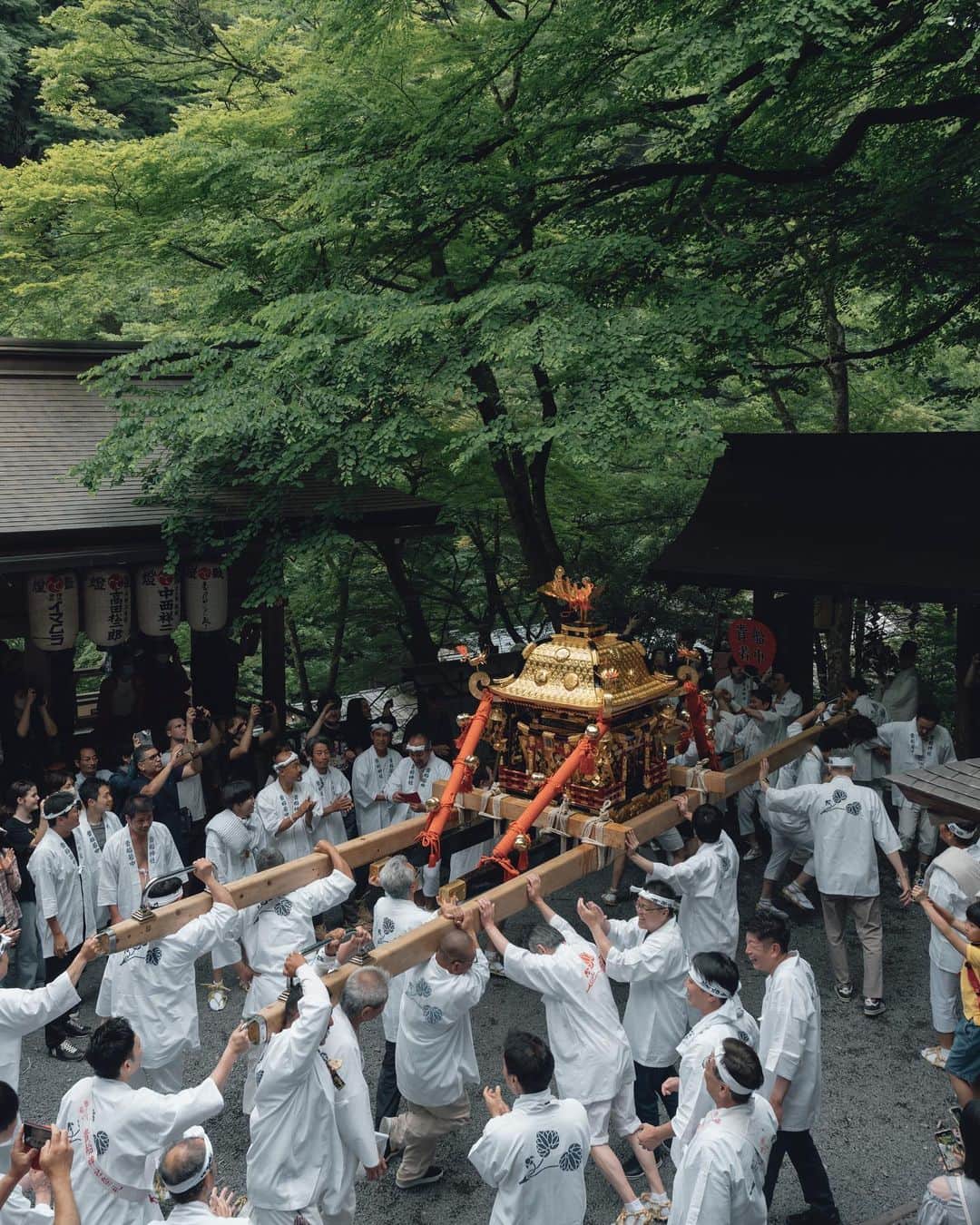 貴船神社のインスタグラム：「貴船祭 毎年6月1日に執り行われる貴船神社で最も重要な祭典「貴船祭」。本宮での厳粛な神事では雅やかな舞楽が奉納されます。」