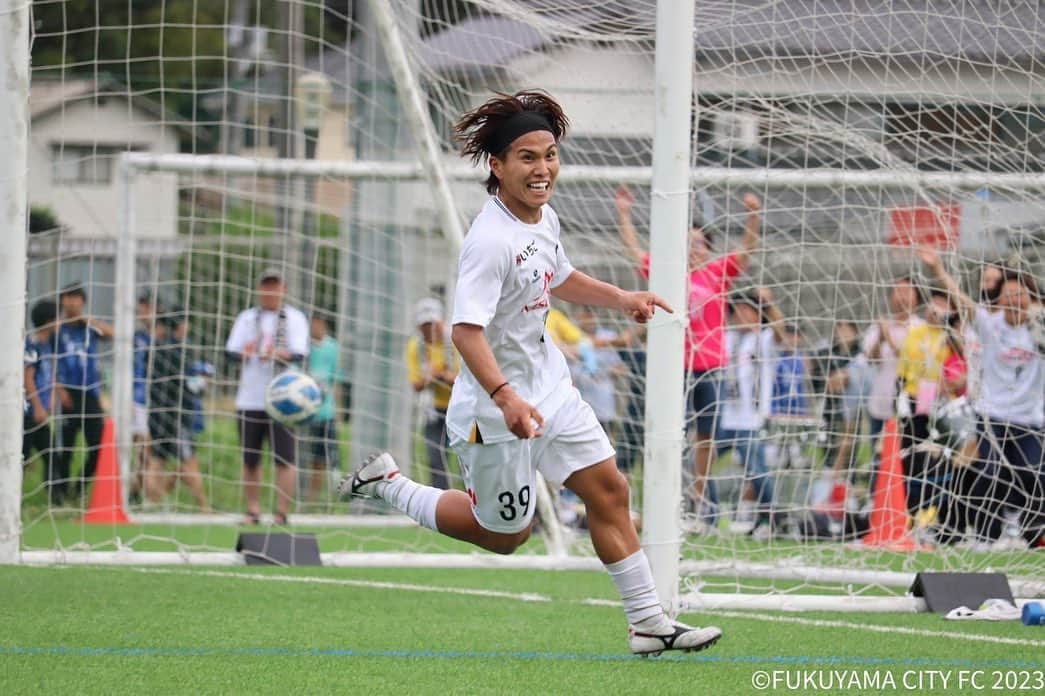 濱口草太のインスタグラム：「ハットトリック👑👑👑  #福山シティfc #39」