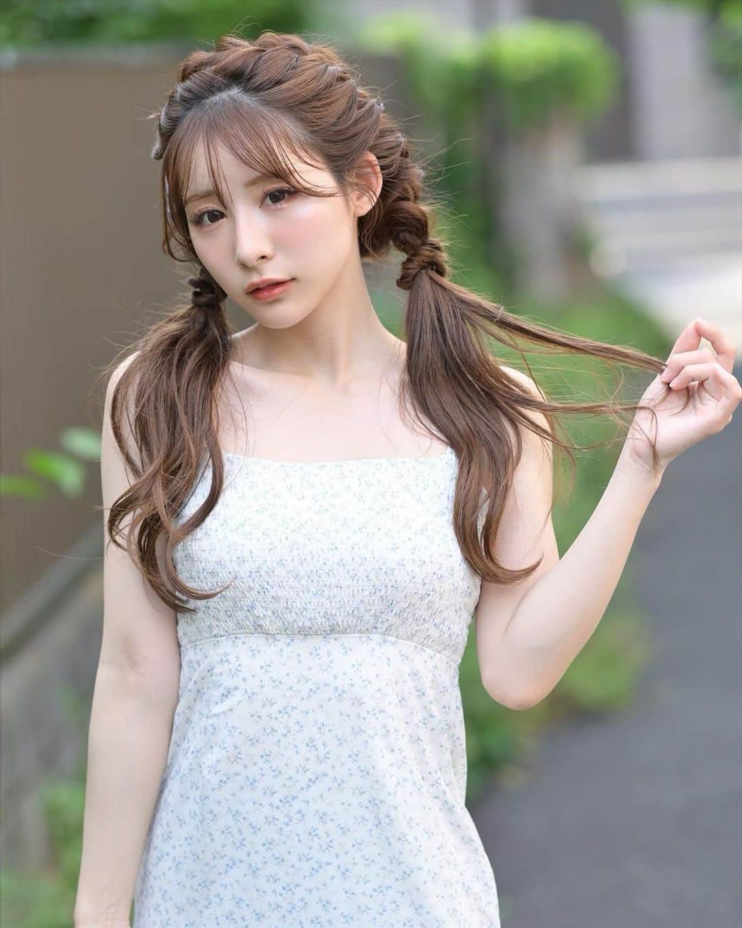 のインスタグラム：「明日はLilyオンラインですっ!! よろしくお願いします☺️🫶  #rq #レースクイーン #花乃衣美優」