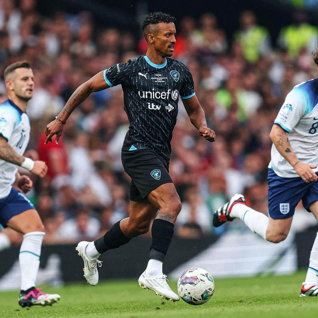 ナニさんのインスタグラム写真 - (ナニInstagram)「What an honour to take part in Soccer Aid! 🙌🏾 Had a great time on the pitch and it was 🔝 being at this fantastic event with all these stars who share a passion for the Beautiful Game. It was special being back at Old Trafford and feeling the love from all the fans. Yesterday's win was so much bigger than 4-2. Thank you to everyone who was at the stadium, donated and made it possible to raise such a high amount for Unicef 💙🙏🏾⚽  #SoccerAid #Charity #BeautifulGame #OldTrafford」6月12日 20時39分 - luisnani